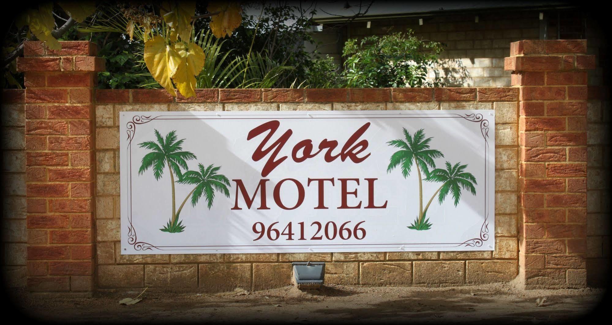 York'S Boutique Motel Exterior photo